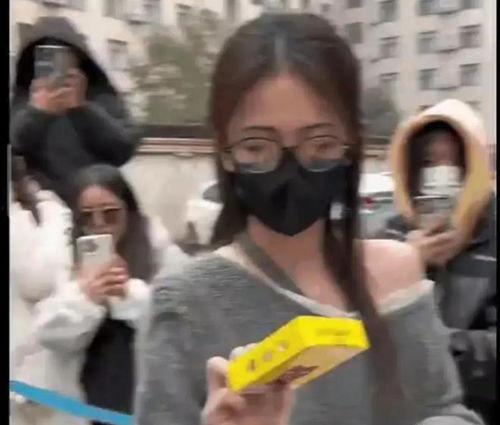 爆料精神小妹打架吃瓜